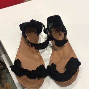 Gap sandals
